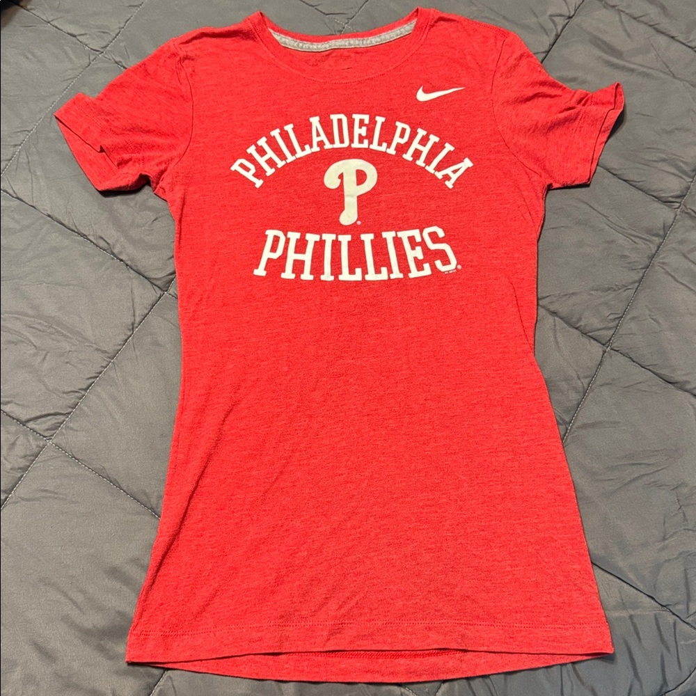 Phillies t shirt
